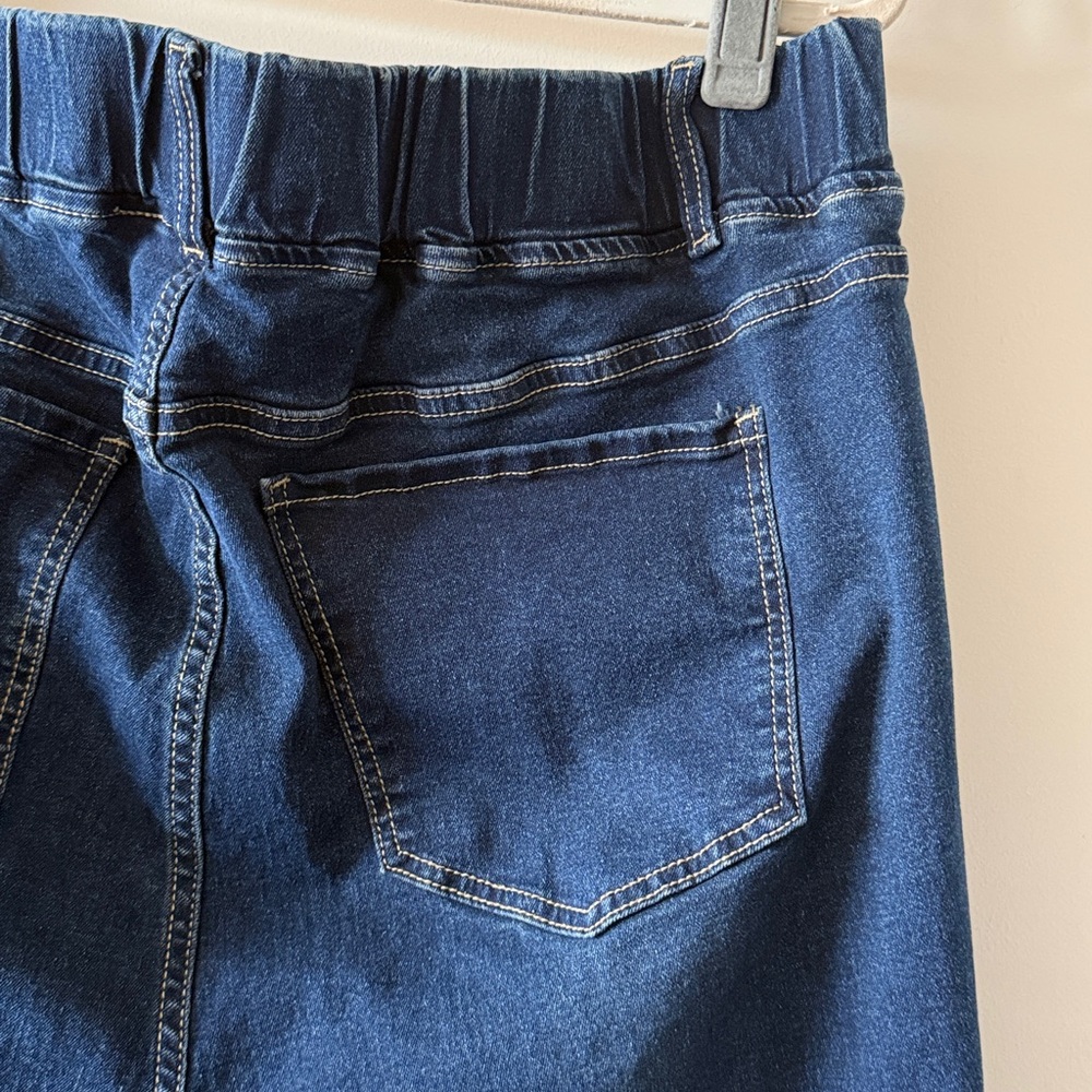 Like New BloomChic Pull-On Jeans - Picture 6 of 8